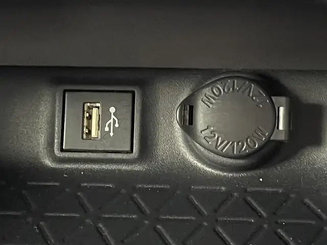 トヨタ ＲＡＶ４ ハイブリットX 道央・札幌 2023(令5)年 2.6万km アティチュードブラックマイカ ・４WD/・モデリスタエアロ（F・S・R）/・純正ディスプレイオーディオ/　フルセグ/Miracast/USB/・純正ビルトインETC/・バックカメラ/・純正ドライブレコーダー前後（TZ-DR210）/・トヨタセーフティセンス/・プリクラッシュセーフティ/・パーキングサポートブレーキ/・ロードサインアシスト/・横滑り防止装置/・レーンキープアシスト/・レーダークルーズコントロール/・プリクラッシュセーフティ/・オートブレーキホールド/・MTモード付AT/・オートライト/・オートマチックハイビーム/・LEDヘッドライト/・スマートキー/・プッシュスタート/・スペアキー１本/・純正フロアマット/・純正AW１８インチ/・オートリトラクタブルミラー/・電動格納ウィンカーミラー/・保証書付き/・取説付き