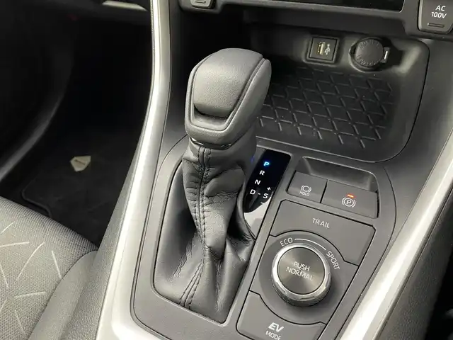 トヨタ ＲＡＶ４ ハイブリットX 道央・札幌 2023(令5)年 2.6万km アティチュードブラックマイカ ・４WD/・モデリスタエアロ（F・S・R）/・純正ディスプレイオーディオ/　フルセグ/Miracast/USB/・純正ビルトインETC/・バックカメラ/・純正ドライブレコーダー前後（TZ-DR210）/・トヨタセーフティセンス/・プリクラッシュセーフティ/・パーキングサポートブレーキ/・ロードサインアシスト/・横滑り防止装置/・レーンキープアシスト/・レーダークルーズコントロール/・プリクラッシュセーフティ/・オートブレーキホールド/・MTモード付AT/・オートライト/・オートマチックハイビーム/・LEDヘッドライト/・スマートキー/・プッシュスタート/・スペアキー１本/・純正フロアマット/・純正AW１８インチ/・オートリトラクタブルミラー/・電動格納ウィンカーミラー/・保証書付き/・取説付き