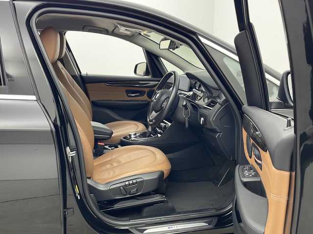 ＢＭＷ ２２５ＸＥ アイパフォーマンス アクティブツアラー ラグジュアリー 秋田県 2017(平29)年 4.1万km 黒 4WD/純正ナビ（CD/DVD/BT）/レザーシート/前席パワーシート/前席シートヒーター/オートクルーズコントロール/電動リアゲート/バックカメラ/ETC２．０/純正アルミホイール/フォグランプ/ヘッドアップディスプレイ/LEDヘッドライト/スペアキー/充電ケーブルあり