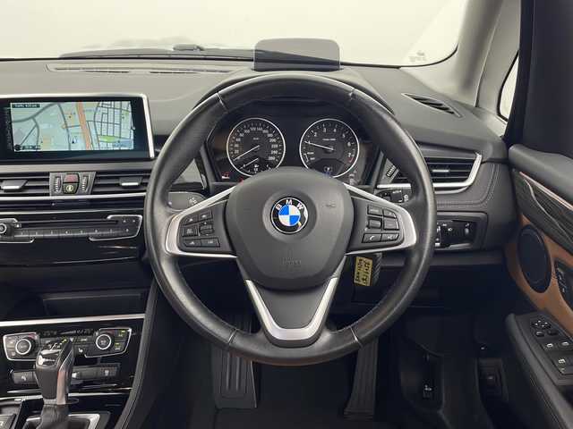 ＢＭＷ ２２５ＸＥ アイパフォーマンス アクティブツアラー ラグジュアリー 秋田県 2017(平29)年 4.1万km 黒 4WD/純正ナビ（CD/DVD/BT）/レザーシート/前席パワーシート/前席シートヒーター/オートクルーズコントロール/電動リアゲート/バックカメラ/ETC２．０/純正アルミホイール/フォグランプ/ヘッドアップディスプレイ/LEDヘッドライト/スペアキー/充電ケーブルあり