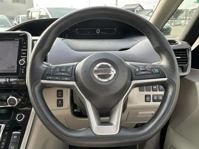 日産 セレナ X 愛知県 2016(平28)年 8.6万km アズライトブルー 純正ナビ/（FM/AM/CD/DVD/BR/BT)/フルセグTV/リヤフリップダウンモニター/アラウンドビューモニター/ビルトインETC/クルーズコントロール/プッシュスタート/アイドリングストップ/両側パワースライドドア/LEDヘッドライト/ドアバイザー/フロアマット/スマートキー/スペアキー/保証書・取説