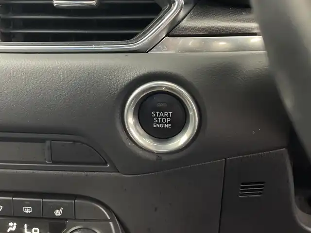 マツダ ＣＸ－５ XD スポーツアピアランス 鹿児島県 2022(令4)年 3.9万km ジルコンサンドメタリック ワンオーナー/純正メーカーナビ/（AM/FM/Bluetooth）/全周囲カメラ/BOSEサウンドシステム/フリップダウンモニター/ヘッドアップディスプレイ/ブラインドスポットモニター/レーダークルーズコントロール/レーンキープアシスト/パワーシート/シートヒーター/アダプティブLEDヘッドライト/クリアランスソナー/スマートキー/取扱説明書/保証書