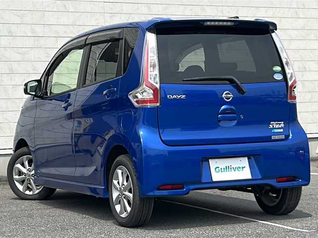 日産 デイズ ハイウェイスターX 茨城県 2017(平29)年 1.3万km オーシャンブルーP 純正SDナビ[MM317D-W]/（CD・DVD・BT・フルセグTV）/CDユニット[HS-C5982A]/衝突被害軽減システム/スマートキー/エンジンスタートボタン/アイドリングストップ/純正14インチアルミホイール/純正キセノンヘッドライト/オートライト/ハイビーム/フルフラットシート/アレンジシート/電動格納ミラー/フロントフォグランプ/ABS/横滑り防止機能