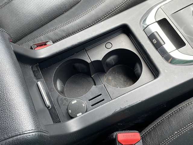 ランドローバー ランドローバー ディスカバリースポーツ　HSE 新潟県 2015(平27)年 14.3万km 緑 4WD/純正メモリナビ/CD/DVD/BT/全方位カメラ/ETC/レーンキープアシスト/ガラスルーフ/革シート/シートヒーター /パワーシート/パワーバックドア/パドルシフト/コーナーセンサー/スマートキー/プッシュスタート/キセノンヘッドライト/オートライト/フォグランプ/純正19インチアルミホイール