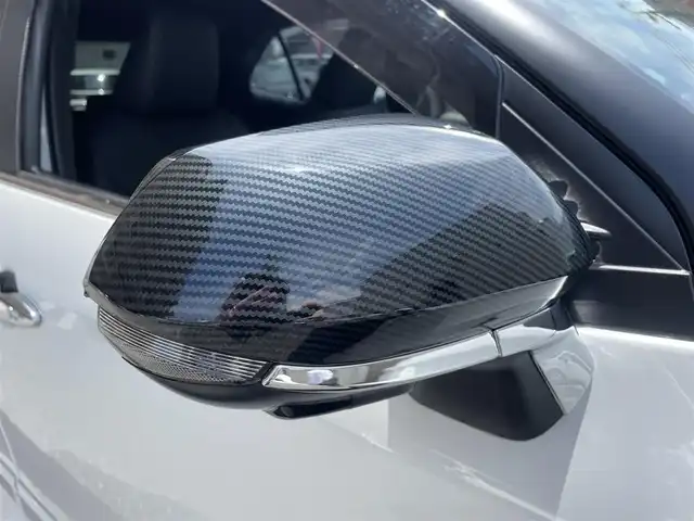 トヨタ ヤリスクロス ハイブリッド Z 大阪府 2023(令5)年 0.9万km ブラックマイカ/プラチナホワイトパールマイカ モデリスタエアロキット/パノラミックビューモニター/パーキングサポートブレーキ/ハンズフリーパワーバックドア/アクセサリーコンセントAC100V/ETC2/0ビルトインタイプ/純正8インチナビ/・AM/FM/BT/フルセグ /・タイプC/USB/トヨタセーフティーセンス/・プリクラッシュセーフティー/・レーントレーシングアシスト/・レーンディパーチャーアラート/・レーダークルーズコントロール/・オートマチックハイビーム/・ロードサインアシスト/・プロアクティブドライビングアシスト/ハーフレザー/パワーシート/シートヒーター/ステアリングスイッチ/純正18インチアルミホイール/純正フロアマット/純正ドアバイザー/カーボン調ミラーカバー/取扱説明書/保証書/記録簿R6/スペアキー