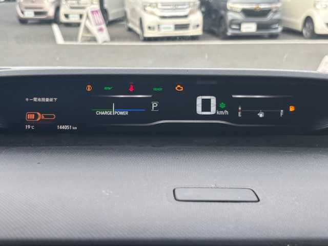 ホンダ ステップワゴン スパーダ eHEV G ホンダS 宮城県 2020(令2)年 14.4万km パール 登録時走行距離１４４０５１ｋｍ/プッシュスタート/パワーステアリング/パワーウインドウ/スマートキー/AAC/クルーズコントロール/Bluetooth接続/後席フリップダウンモニター/USB入力端子/ETC2.0/純正ワンセグナビ/３列目シート/ドライブレコーダー前方/純正アルミホイール/両側パワースライドドア/ABS/レーンキープアシスト/横滑り防止装置/盗難防止装置/オートライト/コーナーセンサー前後/LEDヘッドライト/FM/AM/CD・DVD/iPad/USB/HDMI/エンジンスターター/純正フロアマット/電格ミラー