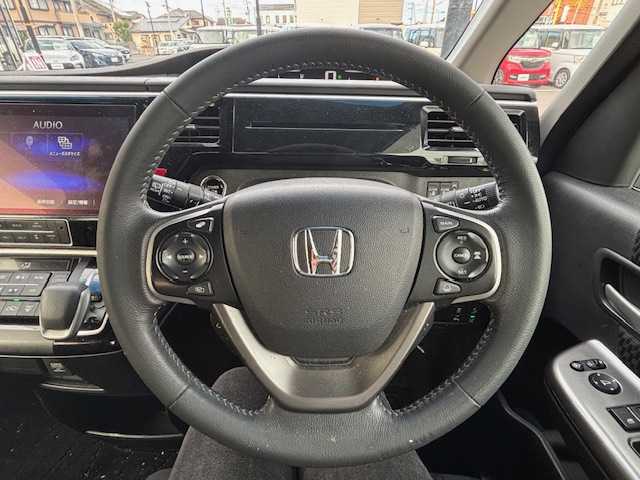 ホンダ ステップワゴン スパーダ eHEV G ホンダS 宮城県 2020(令2)年 14.4万km パール 登録時走行距離１４４０５１ｋｍ/プッシュスタート/パワーステアリング/パワーウインドウ/スマートキー/AAC/クルーズコントロール/Bluetooth接続/後席フリップダウンモニター/USB入力端子/ETC2.0/純正ワンセグナビ/３列目シート/ドライブレコーダー前方/純正アルミホイール/両側パワースライドドア/ABS/レーンキープアシスト/横滑り防止装置/盗難防止装置/オートライト/コーナーセンサー前後/LEDヘッドライト/FM/AM/CD・DVD/iPad/USB/HDMI/エンジンスターター/純正フロアマット/電格ミラー