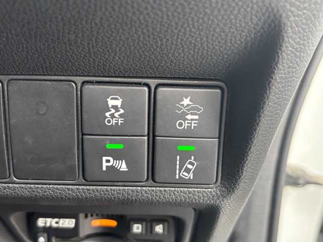 ホンダ ステップワゴン スパーダ eHEV G ホンダS 宮城県 2020(令2)年 14.4万km パール 登録時走行距離１４４０５１ｋｍ/プッシュスタート/パワーステアリング/パワーウインドウ/スマートキー/AAC/クルーズコントロール/Bluetooth接続/後席フリップダウンモニター/USB入力端子/ETC2.0/純正ワンセグナビ/３列目シート/ドライブレコーダー前方/純正アルミホイール/両側パワースライドドア/ABS/レーンキープアシスト/横滑り防止装置/盗難防止装置/オートライト/コーナーセンサー前後/LEDヘッドライト/FM/AM/CD・DVD/iPad/USB/HDMI/エンジンスターター/純正フロアマット/電格ミラー