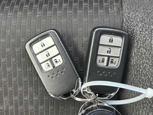 ホンダ ステップワゴン スパーダ eHEV G ホンダS 宮城県 2020(令2)年 14.4万km パール 登録時走行距離１４４０５１ｋｍ/プッシュスタート/パワーステアリング/パワーウインドウ/スマートキー/AAC/クルーズコントロール/Bluetooth接続/後席フリップダウンモニター/USB入力端子/ETC2.0/純正ワンセグナビ/３列目シート/ドライブレコーダー前方/純正アルミホイール/両側パワースライドドア/ABS/レーンキープアシスト/横滑り防止装置/盗難防止装置/オートライト/コーナーセンサー前後/LEDヘッドライト/FM/AM/CD・DVD/iPad/USB/HDMI/エンジンスターター/純正フロアマット/電格ミラー