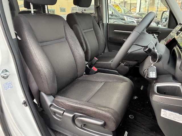 ホンダ ステップワゴン スパーダ eHEV G ホンダS 宮城県 2020(令2)年 14.4万km パール 登録時走行距離１４４０５１ｋｍ/プッシュスタート/パワーステアリング/パワーウインドウ/スマートキー/AAC/クルーズコントロール/Bluetooth接続/後席フリップダウンモニター/USB入力端子/ETC2.0/純正ワンセグナビ/３列目シート/ドライブレコーダー前方/純正アルミホイール/両側パワースライドドア/ABS/レーンキープアシスト/横滑り防止装置/盗難防止装置/オートライト/コーナーセンサー前後/LEDヘッドライト/FM/AM/CD・DVD/iPad/USB/HDMI/エンジンスターター/純正フロアマット/電格ミラー