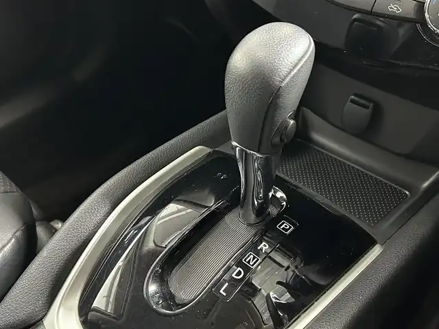 日産 エクストレイル ハイブリッド 20X 大阪府 2019(令1)年 4.6万km ブリリアントホワイトパール 純正ナビ　アラウンドビューモニター　Bluetooth　フルセグTV DVD再生　エマージェンシーブレーキー 電動リアゲート　デジタルインナーミラー　ドライブレコーダー　カプロンシート　オートライト　LEDヘッドライト　助手席スライドアップシート インテリジェントキー