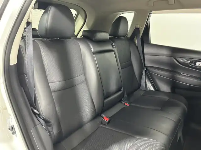 日産 エクストレイル ハイブリッド 20X 大阪府 2019(令1)年 4.6万km ブリリアントホワイトパール 純正ナビ　アラウンドビューモニター　Bluetooth　フルセグTV DVD再生　エマージェンシーブレーキー 電動リアゲート　デジタルインナーミラー　ドライブレコーダー　カプロンシート　オートライト　LEDヘッドライト　助手席スライドアップシート インテリジェントキー