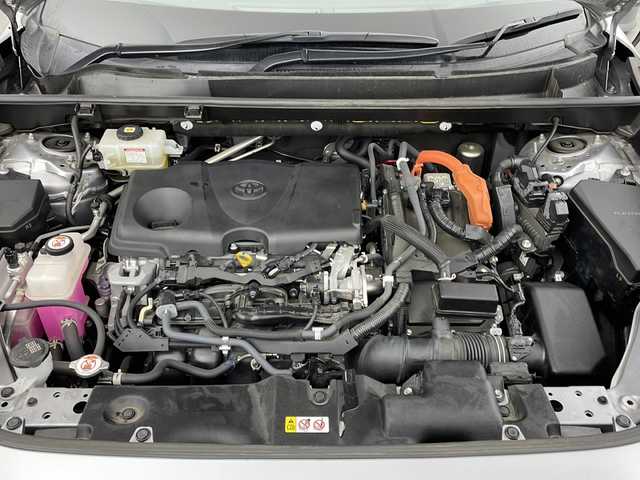 トヨタ ＲＡＶ４ ハイブリットG 新潟県 2020(令2)年 5万km シルバーメタリック 4WD/トヨタセーフティーセンス/純正ナビ/　　フルセグ/BT/Miracast/AM/FM/バックカメラ/パワーバックドア/レーダークルーズコントロール/LEDオートライト/オートマチックハイビーム/レザーシート/パワーシート/メモリーシート/シートヒーター/純正18インチアルミホイール/ステアリングスイッチ/USBポート/ルーフレール/スマートキー/ビルトインETC2.0