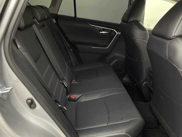 トヨタ ＲＡＶ４ ハイブリットG 新潟県 2020(令2)年 5万km シルバーメタリック 4WD/トヨタセーフティーセンス/純正ナビ/　　フルセグ/BT/Miracast/AM/FM/バックカメラ/パワーバックドア/レーダークルーズコントロール/LEDオートライト/オートマチックハイビーム/レザーシート/パワーシート/メモリーシート/シートヒーター/純正18インチアルミホイール/ステアリングスイッチ/USBポート/ルーフレール/スマートキー/ビルトインETC2.0