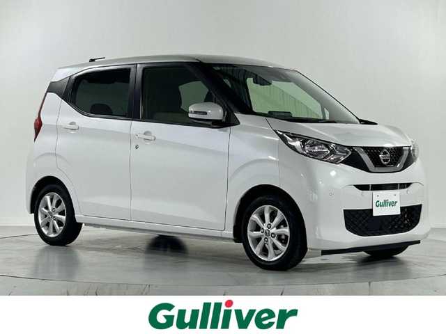 日産 デイズ X 佐賀県 2022(令4)年 1.6万km ブリリアントホワイトパール 純正9型ナビ/（ＡＭ/ＦＭ/CD/DVD/Bluetooth/フルセグTV）/全周囲カメラ/衝突被害軽減システム/コーナーセンサー/LEDヘッドライト/オートエアコン/盗難防止装置/横滑り防止装置/オートライト/オートマチックハイビーム/スマートキー/プッシュスタート/純正フロアマット/純正14インチアルミホイール/ステアリングスイッチ/アイドリングストップ