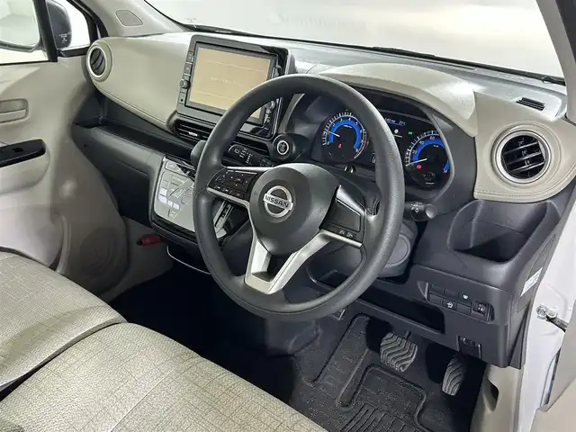 日産 デイズ X 佐賀県 2022(令4)年 1.6万km ブリリアントホワイトパール 純正9型ナビ/（ＡＭ/ＦＭ/CD/DVD/Bluetooth/フルセグTV）/全周囲カメラ/衝突被害軽減システム/コーナーセンサー/LEDヘッドライト/オートエアコン/盗難防止装置/横滑り防止装置/オートライト/オートマチックハイビーム/スマートキー/プッシュスタート/純正フロアマット/純正14インチアルミホイール/ステアリングスイッチ/アイドリングストップ