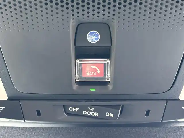 ホンダ ヴェゼル ハイブリッド e:HEV PLaY 大分県 2023(令5)年 4.3万km 白 ・純正ナビ(BT.AppleCarPlay)/・バックカメラ/・フルセグテレビ/・ガラスルーフ/・レーダークルーズコントロール/・ETC 2.0/・ドライブレコーダー/・コーナーセンサー/・ブラインドスポットモニター/・オートハイビーム/・シートヒーター/・電動リアゲート/・置くだけ充電/・ブレーキホールド/・ベージュハーフレザー/・ステアリングリモコン/・スペアキー