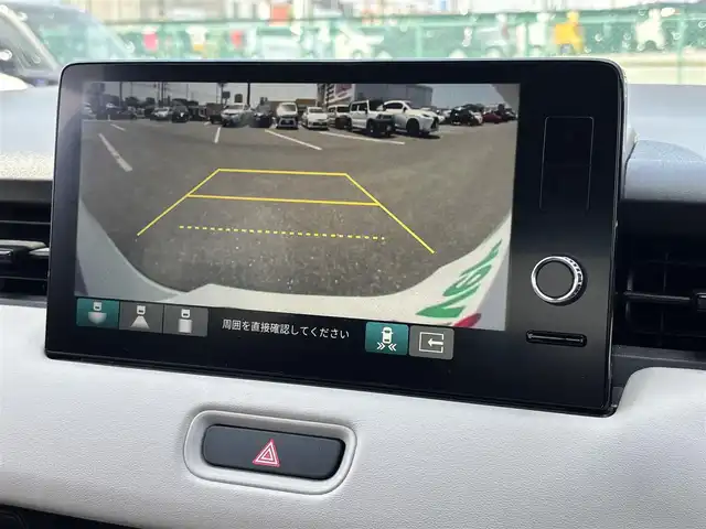 ホンダ ヴェゼル ハイブリッド e:HEV PLaY 大分県 2023(令5)年 4.3万km 白 ・純正ナビ(BT.AppleCarPlay)/・バックカメラ/・フルセグテレビ/・ガラスルーフ/・レーダークルーズコントロール/・ETC 2.0/・ドライブレコーダー/・コーナーセンサー/・ブラインドスポットモニター/・オートハイビーム/・シートヒーター/・電動リアゲート/・置くだけ充電/・ブレーキホールド/・ベージュハーフレザー/・ステアリングリモコン/・スペアキー