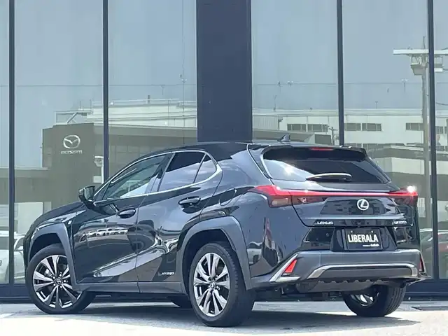 レクサス ＵＸ 250h Fスポーツ 石川県 2020(令2)年 5.2万km グラファイトブラックガラスフレーク 4WD/衝突軽減ブレーキ/寒冷地仕様/純正メモリーナビ/バック/360°カメラ/フルセグTV/CD/DVD/AppleCarPlay/Bluetooth/USB/AUX/クリアランスソナー/ブラインドスポットモニター/アダプティブクルーズコントロール/電動格納ミラー/オートライト/オートマチックハイビーム/三眼フルLEDヘッドライト/ステアリングヒーター/パワーシート(前席)/シートヒーター(前席)/ETC2.0/黒革シート/パドルシフト/トノカバー