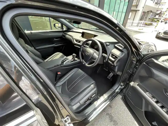 レクサス ＵＸ 250h Fスポーツ 石川県 2020(令2)年 5.2万km グラファイトブラックガラスフレーク 4WD/衝突軽減ブレーキ/寒冷地仕様/純正メモリーナビ/バック/360°カメラ/フルセグTV/CD/DVD/AppleCarPlay/Bluetooth/USB/AUX/クリアランスソナー/ブラインドスポットモニター/アダプティブクルーズコントロール/電動格納ミラー/オートライト/オートマチックハイビーム/三眼フルLEDヘッドライト/ステアリングヒーター/パワーシート(前席)/シートヒーター(前席)/ETC2.0/黒革シート/パドルシフト/トノカバー