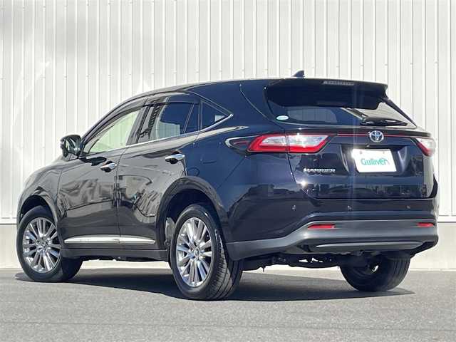 トヨタ ハリアー プレミアム 群馬県 2017(平29)年 4.8万km スパークリングブラックパールクリスタルシャイン 純正SDナビ（AM/FM/Bluetooth/CD/DVD/TV）/フルセグTV/バックカメラ/ETC/ステアリングスイッチ/革巻きステアリング/電動格納ミラー/プッシュスタート/パワーバックドア/フォグライト/純正フロアマット/純正18インチAW/レーンキープアシスト/衝突被害軽減ブレーキ/横滑り防止装置/オートライト/オートハイビーム/アイドリングストップ/クルーズコントロール/ワンオーナー/保証書/取扱説明書/記録簿