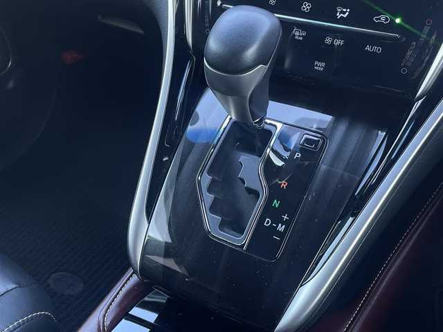 トヨタ ハリアー プレミアム 群馬県 2017(平29)年 4.8万km スパークリングブラックパールクリスタルシャイン 純正SDナビ（AM/FM/Bluetooth/CD/DVD/TV）/フルセグTV/バックカメラ/ETC/ステアリングスイッチ/革巻きステアリング/電動格納ミラー/プッシュスタート/パワーバックドア/フォグライト/純正フロアマット/純正18インチAW/レーンキープアシスト/衝突被害軽減ブレーキ/横滑り防止装置/オートライト/オートハイビーム/アイドリングストップ/クルーズコントロール/ワンオーナー/保証書/取扱説明書/記録簿