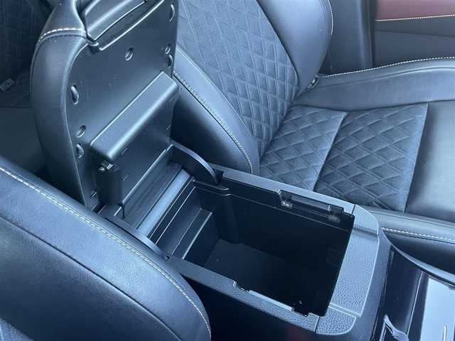 トヨタ ハリアー プレミアム 群馬県 2017(平29)年 4.8万km スパークリングブラックパールクリスタルシャイン 純正SDナビ（AM/FM/Bluetooth/CD/DVD/TV）/フルセグTV/バックカメラ/ETC/ステアリングスイッチ/革巻きステアリング/電動格納ミラー/プッシュスタート/パワーバックドア/フォグライト/純正フロアマット/純正18インチAW/レーンキープアシスト/衝突被害軽減ブレーキ/横滑り防止装置/オートライト/オートハイビーム/アイドリングストップ/クルーズコントロール/ワンオーナー/保証書/取扱説明書/記録簿