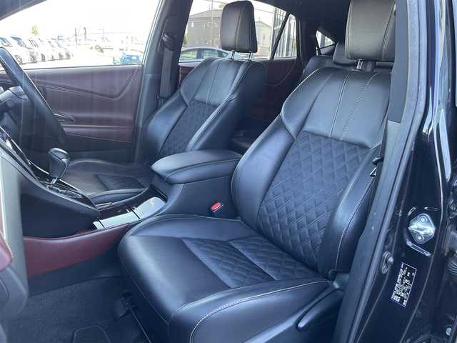 トヨタ ハリアー プレミアム 群馬県 2017(平29)年 4.8万km スパークリングブラックパールクリスタルシャイン 純正SDナビ（AM/FM/Bluetooth/CD/DVD/TV）/フルセグTV/バックカメラ/ETC/ステアリングスイッチ/革巻きステアリング/電動格納ミラー/プッシュスタート/パワーバックドア/フォグライト/純正フロアマット/純正18インチAW/レーンキープアシスト/衝突被害軽減ブレーキ/横滑り防止装置/オートライト/オートハイビーム/アイドリングストップ/クルーズコントロール/ワンオーナー/保証書/取扱説明書/記録簿