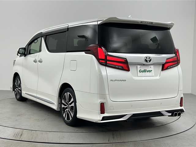 トヨタ アルファード S Cパッケージ 熊本県 2023(令5)年 1.4万km ホワイトパールクリスタルシャイン 両側パワースライドドア/バックカメラ/ETC2.0/モデリスタエアロ/サンルーフ/純正ディスプレイオーディオ/（FM/AM/BT)/LEDヘッドライト/純正18インチアルミホイール/エアーシート(運転席＋助手席)/シートヒーター(運転席＋助手席)/パワーシート(運転席＋助手席)/デジタルインナーミラー/ステアリングヒーター/オートハイビーム/トヨタセーフティーセンス/クリアランスソナー/レーントレーシングアシスト/パーキングサポートブレーキ/プリクラッシュセーフティー/ブラインドスポットモニター/リアクロストラフィックアラート/ロードサインアシスト/レーダークルーズコントロール/ビルトインETC/100ボルト充電/シガーソケット/USB入力端子