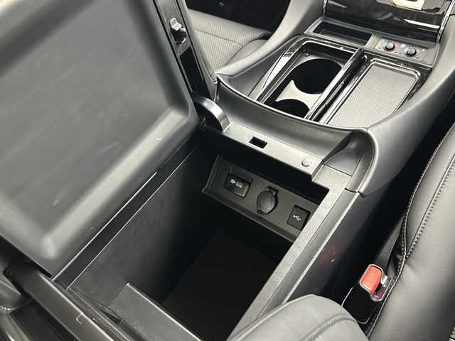 トヨタ アルファード S Cパッケージ 熊本県 2023(令5)年 1.4万km ホワイトパールクリスタルシャイン 両側パワースライドドア/バックカメラ/ETC2.0/モデリスタエアロ/サンルーフ/純正ディスプレイオーディオ/（FM/AM/BT)/LEDヘッドライト/純正18インチアルミホイール/エアーシート(運転席＋助手席)/シートヒーター(運転席＋助手席)/パワーシート(運転席＋助手席)/デジタルインナーミラー/ステアリングヒーター/オートハイビーム/トヨタセーフティーセンス/クリアランスソナー/レーントレーシングアシスト/パーキングサポートブレーキ/プリクラッシュセーフティー/ブラインドスポットモニター/リアクロストラフィックアラート/ロードサインアシスト/レーダークルーズコントロール/ビルトインETC/100ボルト充電/シガーソケット/USB入力端子