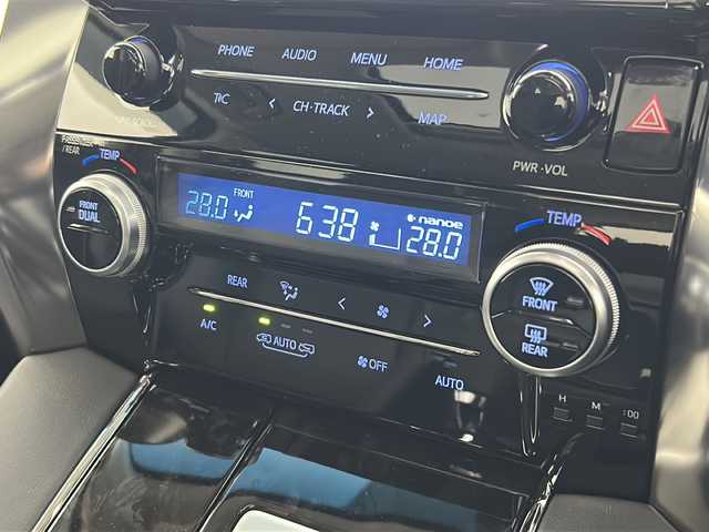 トヨタ アルファード S Cパッケージ 熊本県 2023(令5)年 1.4万km ホワイトパールクリスタルシャイン 両側パワースライドドア/バックカメラ/ETC2.0/モデリスタエアロ/サンルーフ/純正ディスプレイオーディオ/（FM/AM/BT)/LEDヘッドライト/純正18インチアルミホイール/エアーシート(運転席＋助手席)/シートヒーター(運転席＋助手席)/パワーシート(運転席＋助手席)/デジタルインナーミラー/ステアリングヒーター/オートハイビーム/トヨタセーフティーセンス/クリアランスソナー/レーントレーシングアシスト/パーキングサポートブレーキ/プリクラッシュセーフティー/ブラインドスポットモニター/リアクロストラフィックアラート/ロードサインアシスト/レーダークルーズコントロール/ビルトインETC/100ボルト充電/シガーソケット/USB入力端子