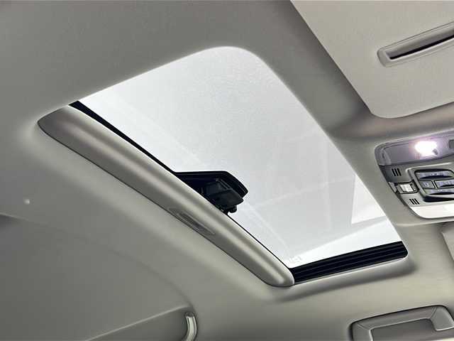 トヨタ アルファード S Cパッケージ 熊本県 2023(令5)年 1.4万km ホワイトパールクリスタルシャイン 両側パワースライドドア/バックカメラ/ETC2.0/モデリスタエアロ/サンルーフ/純正ディスプレイオーディオ/（FM/AM/BT)/LEDヘッドライト/純正18インチアルミホイール/エアーシート(運転席＋助手席)/シートヒーター(運転席＋助手席)/パワーシート(運転席＋助手席)/デジタルインナーミラー/ステアリングヒーター/オートハイビーム/トヨタセーフティーセンス/クリアランスソナー/レーントレーシングアシスト/パーキングサポートブレーキ/プリクラッシュセーフティー/ブラインドスポットモニター/リアクロストラフィックアラート/ロードサインアシスト/レーダークルーズコントロール/ビルトインETC/100ボルト充電/シガーソケット/USB入力端子