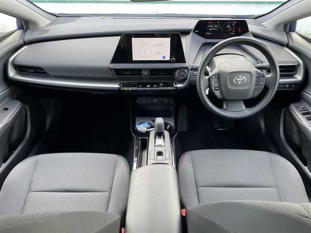 トヨタ プリウス U 山梨県 2023(令5)年 2.7万km ダークブルー 純正ディスプレイオーディオ/Bluetooth接続/フルセグTV/全方位カメラ/ETC/前後ドライブレコーダー/衝突被害軽減システム/レーンキープアシスト/レーダークルーズコントロール/スペアキー1本/保証書