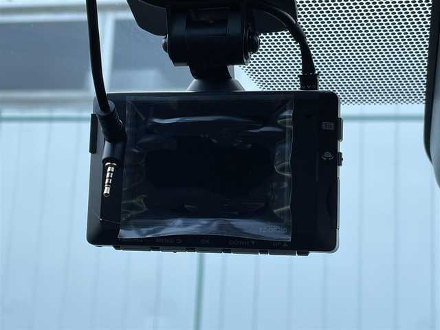 トヨタ プリウス U 山梨県 2023(令5)年 2.7万km ダークブルー 純正ディスプレイオーディオ/Bluetooth接続/フルセグTV/全方位カメラ/ETC/前後ドライブレコーダー/衝突被害軽減システム/レーンキープアシスト/レーダークルーズコントロール/スペアキー1本/保証書