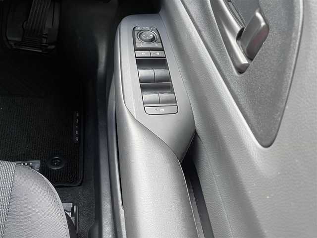 トヨタ プリウス U 山梨県 2023(令5)年 2.7万km ダークブルー 純正ディスプレイオーディオ/Bluetooth接続/フルセグTV/全方位カメラ/ETC/前後ドライブレコーダー/衝突被害軽減システム/レーンキープアシスト/レーダークルーズコントロール/スペアキー1本/保証書