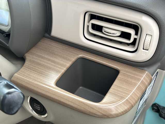 スズキ ラパン X 愛知県 2016(平28)年 6.7万km フレンチミントパールメタリック /ワンオーナー//社外ナビ/フルセグTV//Bluetooth//DVD/CD//プッシュスタート//運転席シートヒーター//レーダーブレーキサポート//ESP//アイドリングストップ//誤発進抑制機能//HIDオートライト//電動格納ウィンカーミラー//純正フロアマット//純正ドアバイザー//純正14インチアルミ//新車保証書/取扱説明書/・登録時６６７５１ｋｍ/・車検R9年７月２４日まで