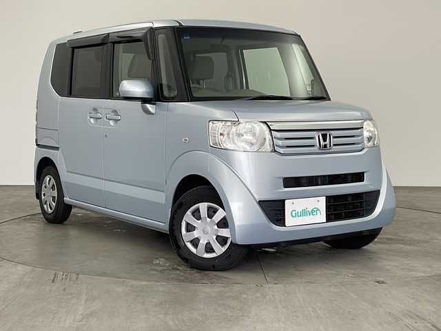 ホンダ Ｎ ＢＯＸ G 兵庫県 2012(平24)年 4.6万km クールミストメタリック ・純正ナビ（VXM-128VS）/・運転席用i-SRSエアバッグシステム〈連続容量変化タイプ〉/・助手席用SRSエアバッグシステム/・VSA（ABS＋TCS＋横すべり抑制）/・EBD（電子制御制動力配分システム）付ABS/・ヒルスタートアシスト機能/・アイドリングストップシステム/・ECONモード/・Hondaスマートキーシステム/・電動格納式リモコンカラードドアミラー/・UVカット機能付ガラス（フロントウインドウ/フロントコーナー/フロントドア）/・高熱線吸収/UVカット機能付プライバシーガラス（リアドア/リアクォーター/テールゲート）/・リアコンビネーションランプ（LEDストップランプ＆LEDテールランプ）/・フルホイールキャップ/・バックカメラ　/・ワンセグテレビ　/・両側スライドドア　/・ＥＴＣ　/・純正フロアマット　/・ステアリングリモコン