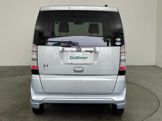 ホンダ Ｎ ＢＯＸ G 兵庫県 2012(平24)年 4.6万km クールミストメタリック ・純正ナビ（VXM-128VS）/・運転席用i-SRSエアバッグシステム〈連続容量変化タイプ〉/・助手席用SRSエアバッグシステム/・VSA（ABS＋TCS＋横すべり抑制）/・EBD（電子制御制動力配分システム）付ABS/・ヒルスタートアシスト機能/・アイドリングストップシステム/・ECONモード/・Hondaスマートキーシステム/・電動格納式リモコンカラードドアミラー/・UVカット機能付ガラス（フロントウインドウ/フロントコーナー/フロントドア）/・高熱線吸収/UVカット機能付プライバシーガラス（リアドア/リアクォーター/テールゲート）/・リアコンビネーションランプ（LEDストップランプ＆LEDテールランプ）/・フルホイールキャップ/・バックカメラ　/・ワンセグテレビ　/・両側スライドドア　/・ＥＴＣ　/・純正フロアマット　/・ステアリングリモコン