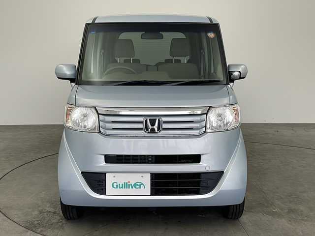 ホンダ Ｎ ＢＯＸ G 兵庫県 2012(平24)年 4.6万km クールミストメタリック ・純正ナビ（VXM-128VS）/・運転席用i-SRSエアバッグシステム〈連続容量変化タイプ〉/・助手席用SRSエアバッグシステム/・VSA（ABS＋TCS＋横すべり抑制）/・EBD（電子制御制動力配分システム）付ABS/・ヒルスタートアシスト機能/・アイドリングストップシステム/・ECONモード/・Hondaスマートキーシステム/・電動格納式リモコンカラードドアミラー/・UVカット機能付ガラス（フロントウインドウ/フロントコーナー/フロントドア）/・高熱線吸収/UVカット機能付プライバシーガラス（リアドア/リアクォーター/テールゲート）/・リアコンビネーションランプ（LEDストップランプ＆LEDテールランプ）/・フルホイールキャップ/・バックカメラ　/・ワンセグテレビ　/・両側スライドドア　/・ＥＴＣ　/・純正フロアマット　/・ステアリングリモコン