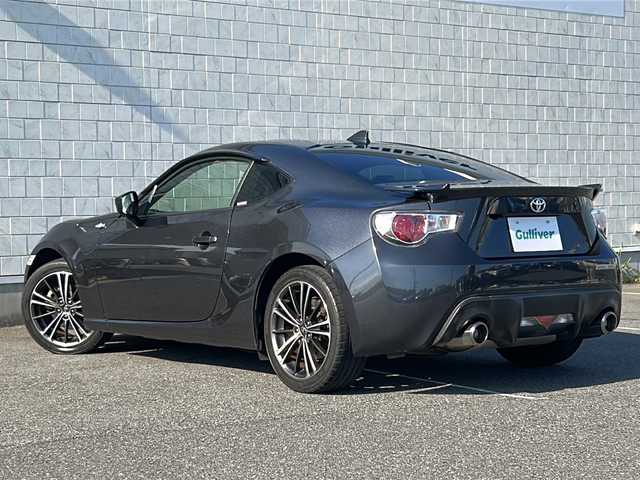 トヨタ ８６ GT リミテッド 茨城県 2014(平26)年 3.7万km ダークグレーメタリック ワンオーナー/リアスポイラー/社外メモリナビ【CN-RE04WD】/(地デジTV・CD・DVD・BT・ラジオ再生)/バックカメラ/オートライト/HIDヘッドライト/純正17inアルミホイール/フロアマット/スマートキー/取扱説明書/保証書