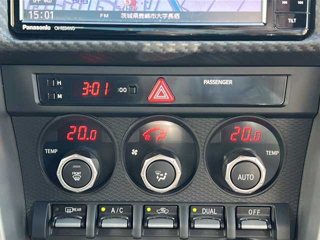 トヨタ ８６ GT リミテッド 茨城県 2014(平26)年 3.7万km ダークグレーメタリック ワンオーナー/リアスポイラー/社外メモリナビ【CN-RE04WD】/(地デジTV・CD・DVD・BT・ラジオ再生)/バックカメラ/オートライト/HIDヘッドライト/純正17inアルミホイール/フロアマット/スマートキー/取扱説明書/保証書
