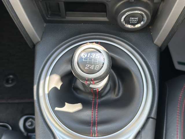 トヨタ ８６ GT リミテッド 茨城県 2014(平26)年 3.7万km ダークグレーメタリック ワンオーナー/リアスポイラー/社外メモリナビ【CN-RE04WD】/(地デジTV・CD・DVD・BT・ラジオ再生)/バックカメラ/オートライト/HIDヘッドライト/純正17inアルミホイール/フロアマット/スマートキー/取扱説明書/保証書