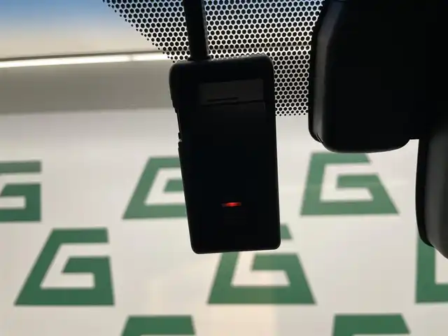 トヨタ ランドクルーザー プラド TX Lパッケージ 鹿児島県 2020(令2)年 4.9万km ホワイトパールクリスタルシャイン 禁煙車/純正ナビ/(フルセグTV/Bluetooth/DVD/CD)/サンルーフ/バックカメラ/Toyota Safety Sense/　・プリクラッシュセーフティ/　・レーンディパーチャーアラート/　・オートマチックハイビーム/　・レーダークルーズコントロール（ブレーキ制御付）/レザーシート/前席シートヒーター/シートベンチレーション/前席パワーシート/ドライブレコーダー/ETC/純正アルミホイール/純正フロアマット/LEDヘッドライト