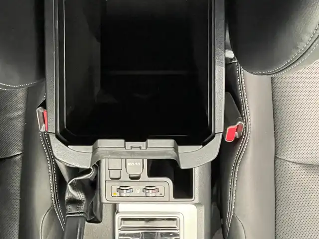 トヨタ ランドクルーザー プラド TX Lパッケージ 鹿児島県 2020(令2)年 4.9万km ホワイトパールクリスタルシャイン 禁煙車/純正ナビ/(フルセグTV/Bluetooth/DVD/CD)/サンルーフ/バックカメラ/Toyota Safety Sense/　・プリクラッシュセーフティ/　・レーンディパーチャーアラート/　・オートマチックハイビーム/　・レーダークルーズコントロール（ブレーキ制御付）/レザーシート/前席シートヒーター/シートベンチレーション/前席パワーシート/ドライブレコーダー/ETC/純正アルミホイール/純正フロアマット/LEDヘッドライト