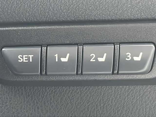 レクサス ＮＸ 200t Fスポーツ 岩手県 2016(平28)年 8.8万km ホワイトノーヴァガラスフレーク 純正ナビ　ＤＶＤ／Ｂｌｕ－ｒａｙ　バックカメラ　クルーズコントロール　ＬＥＤオートライト　ビルトインＥＴＣ　本革シート　前席パワーシート／ヒーター／ベンチレーション　ステアヒーター　パワーリアゲート