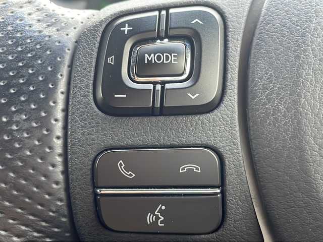 レクサス ＮＸ 200t Fスポーツ 岩手県 2016(平28)年 8.8万km ホワイトノーヴァガラスフレーク 純正ナビ　ＤＶＤ／Ｂｌｕ－ｒａｙ　バックカメラ　クルーズコントロール　ＬＥＤオートライト　ビルトインＥＴＣ　本革シート　前席パワーシート／ヒーター／ベンチレーション　ステアヒーター　パワーリアゲート