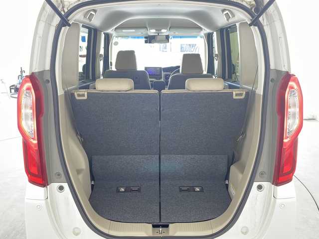 ホンダ Ｎ ＢＯＸ G L ホンダセンシング 兵庫県 2018(平30)年 2.4万km プレミアムホワイトパールⅡ ・Honda SENSING/・衝突軽減ブレーキ/・誤発進抑制機能/・後方誤発進抑制機能/・歩行者事故低減ステアリング/・路外逸脱抑制機能/・アダプティブ・クルーズ・コントロール/・車線維持支援システム/・オートハイビーム/・先行車発進お知らせ機能/・標識認識機能/・社外ナビ＆フルセグ＆BT＆CD/・バックカメラ/・左側パワースライドドア/・360°スーパーUV・IRカットパッケージ/・スマートキー/・プッシュスタート/・LEDヘッドライト/・オートライト/・フロアマット/・ビルトインETC/・ステアリングスイッチ