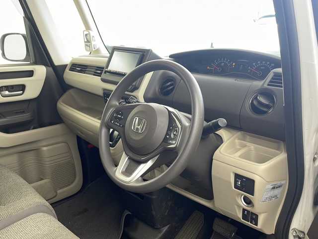 ホンダ Ｎ ＢＯＸ G L ホンダセンシング 兵庫県 2018(平30)年 2.4万km プレミアムホワイトパールⅡ ・Honda SENSING/・衝突軽減ブレーキ/・誤発進抑制機能/・後方誤発進抑制機能/・歩行者事故低減ステアリング/・路外逸脱抑制機能/・アダプティブ・クルーズ・コントロール/・車線維持支援システム/・オートハイビーム/・先行車発進お知らせ機能/・標識認識機能/・社外ナビ＆フルセグ＆BT＆CD/・バックカメラ/・左側パワースライドドア/・360°スーパーUV・IRカットパッケージ/・スマートキー/・プッシュスタート/・LEDヘッドライト/・オートライト/・フロアマット/・ビルトインETC/・ステアリングスイッチ