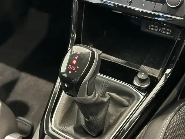 フォルクスワーゲン Ｔ－クロス TSI 1stプラス 福岡県 2020(令2)年 3.8万km ディープブラックパールエフェクト ナビ　/バックカメラ　/ＡｐｐｌｅＣａｒＰｌａｙ　/フルセグＴＶ　/ＣＤ／ＤＶＤ　/ＡＣＣ　/ＢＳＭ　/レーンキープ　/前後クリアランスソナー　/ＬＥＤライト　/パドルシフト　/スマートキー　/純正１８インチＡＷ　/ＥＴＣ