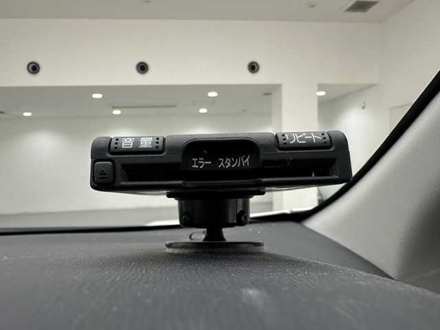 トヨタ ヴォクシー ZS 兵庫県 2010(平22)年 8.2万km ホワイトパールクリスタルシャイン 両側パワースライドドア/純正HDDナビ/（ワンセグ、CD、DVD、BT、MSV、AUX）/ミラー型ドライブレコーダー/バックカメラ/パドルシフト/MTモード付AT/ETC/純正マット/ドアバイザー/LEDヘッドライト/オートライト/サンルーフ